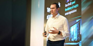 В Сбере посчитали, что каждый рубль, инвестированный в AI-технологии в России, приносит 8 рублей