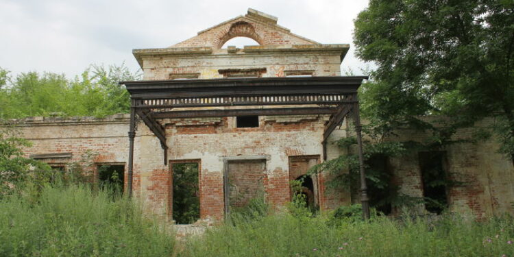 Дом графа Орлова-Давыдова, фото: tolyatti-tur.ru