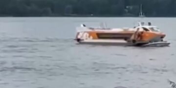 В Самаре на Волге столкнулись скоростное судно «Валдай» и моторная лодка