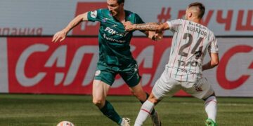 Футболисты «Акрона» открыли счет голам в Премьер-Лиге, но уступили «Локомотиву»