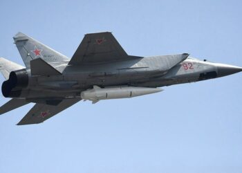 Россия подняла в воздух истребители из-за приближающейся к госгранице группы бомбардировщиков США