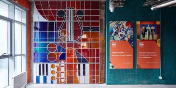 В Самаре сохранен витраж советского периода из магазина «Соната»