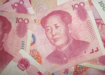 Юань в начале недели продолжит попытки закрепиться выше 12 руб.