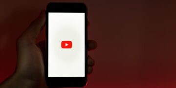 В РФ с сегодняшнего дня будет ухудшаться работа YouTube