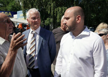 Муниципалов встраивают в обойму новой власти почти через колено