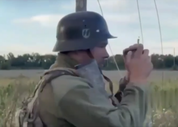 Фашисты ВСУ в касках с рунами СС сняли на видео издевательства над русским стариком в Курской области