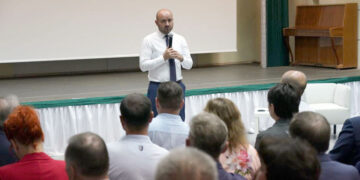 Пока фаворит общался с населением, остальные кандидаты в самарские губернаторы оставались пассивными