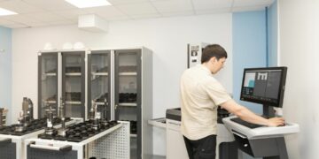 «ТЯЖМАШ» организовал инструментальный центр