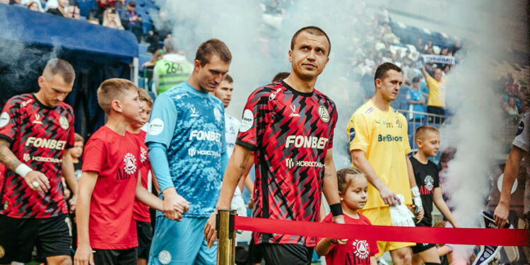 «Крылья Советов» пропустили на пляже 100 мячей, а от «Спутника» отвернулась удача