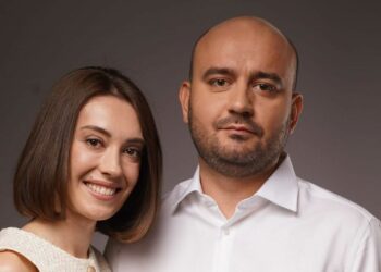 Глава Самарской области заработал 8,675 млн, а у его супруги есть целый портфель акций