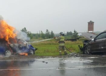 В Самарской области в ДТП с пожаром погибли два человека и пострадал ребенок