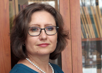 В борьбу за кресло ректора СГЭУ вкатился на новой волне компромата депутат Хинштейн