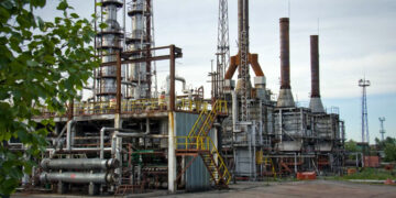 Самарские владельцы развернули борьбу за контроль над их оренбургским НПЗ