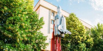 Продвигают университет «космически»