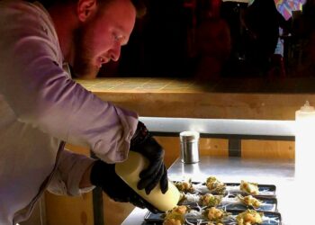 Самарский бар «Тати Номи» устроил мини-спектакль московского бренд-шефа Максима Кулешова