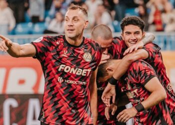 «Акрон» одержал первую победу на домашнем поле и вышел из зоны стыков