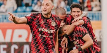 «Акрон» одержал первую победу на домашнем поле и вышел из зоны стыков