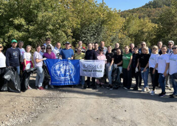 Самарское отделение РГО помогло очистить от мусора новый туристический объект в Жигулевских горах
