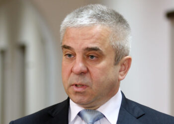 Экс-спикер думы Новокуйбышевска пропустил сразу два болезненных удара