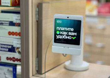 Клиенты Сбера теперь могут делать покупки по биометрии с карты любого банка