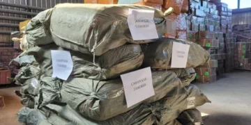 Самарские таможенники передали в зону СВО более 20 тысяч пар носков