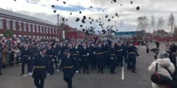 Сызранское военное авиационное училище летчиков выпустило лейтенантов