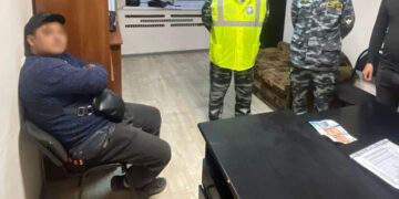 В Самаре мигрант попытался дать взятку сотруднику транспортной полиции