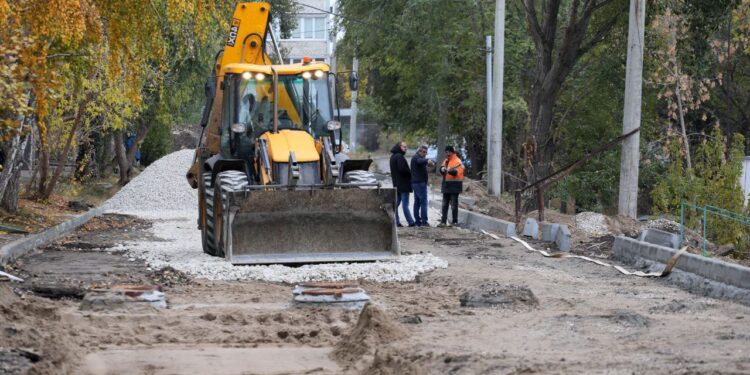 Иван Носков проинспектировал работы по благоустройству на объектах капремонта теплосетей в Самаре