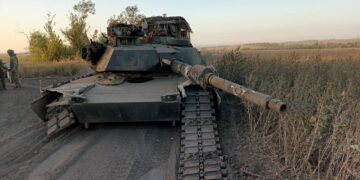 Бойцы группировки «Центр» уничтожили почти полсотни «Абрамсов» и «Леопардов» с начала СВО