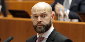 Глава самарского правительства обеспечил динамику градостроительной реформе