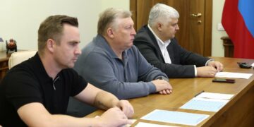 Тренер Игорь Осинькин останется в самарских «Крыльях Советов» до конца сезона