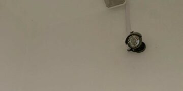 В Самаре разгорелся скандал из-за видеокамер в туалете лицея