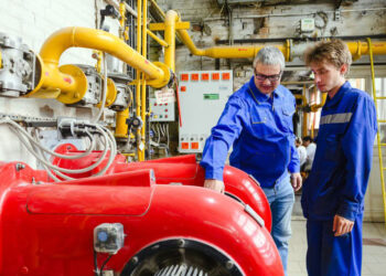 На заводе «Самарский Стройфарфор» обучают уникальным для региона специальностям