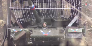 «Сейчас идет совершенно другая война»: командир танковой части рассказал о новой тактике танкистов на СВО