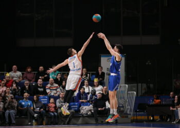 Баскетболисты «Самары» выиграли в гостях у «Енисея»