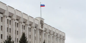 Самарский губернатор пообещал сократить число чиновников при росте числа министерств