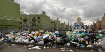 Новый самарский регоператор не смог вывезти мусор со многих адресов