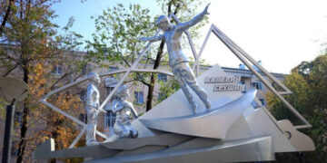 Памятник Валерию Грушину в Новокуйбышевске получил престижную премию «Золотой Трезини»