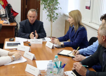 Налаживать вывоз мусора в Кировском районе Самары пришлось ТСЖ и местным чиновникам