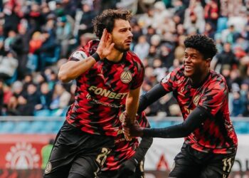 «Акрон» выиграл у «Крыльев Советов» и установил рекорд посещаемости