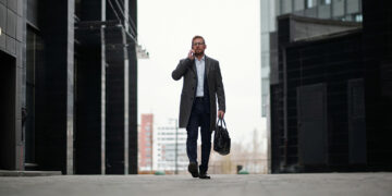 Клиентопоток выездного сервиса ВТБ в 2024 году вырос более чем в три раза