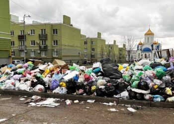 «В шоке даже крысы»: мусоровозам из Оренбурга приходится кататься по Самаре вслепую