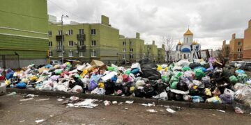 «В шоке даже крысы»: мусоровозам из Оренбурга приходится кататься по Самаре вслепую