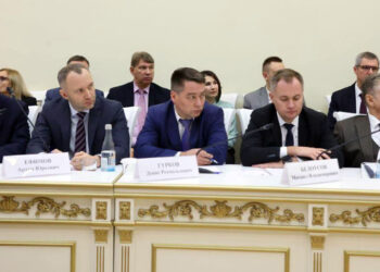 Самарский губернатор прощается с людьми своего предшественника и духом прежней команды