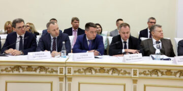 Самарский губернатор прощается с людьми своего предшественника и духом прежней команды