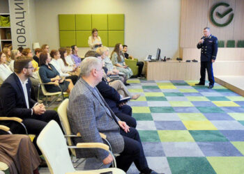 Сбер научит самарских школьников и педагогов эффективно управлять деньгами