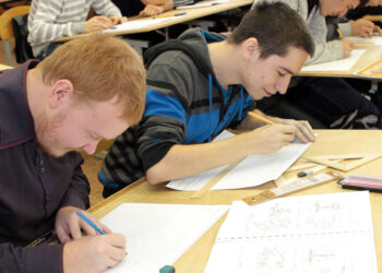 Самарские вузы по итогам приемной кампании приросли бюджетными местами, но недобрали «целевиков»