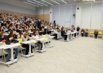 Сбер научит самарских школьников и педагогов эффективно управлять деньгами