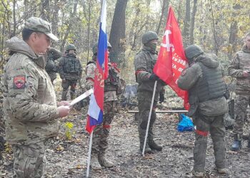 Экс-глава администрации губернатора Самарской области Дмитрий Холин рассказал, как поднять людей в бой