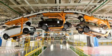 АвтоВАЗ остановит производство автомобилей на две недели